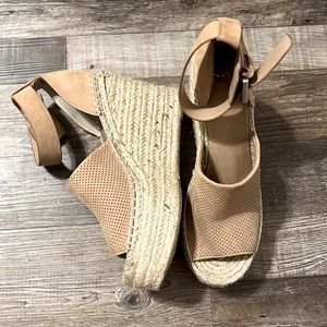Marc Fisher size 8.5 espadrilles very good condition